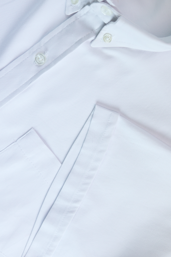 Camisa Manga Corta Corte Regular Color Blanco Con Bolsa Para Caballero